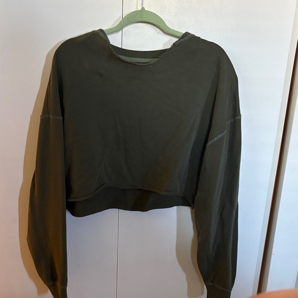 Stylish Olive Green Cropped Sweatshirt